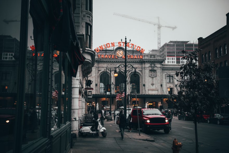 CBD AND OTHER TRICKS TO DESTRESS IN DENVER — RELAX YOUR MIND AND BODY IN THE MILE HIGH CITY